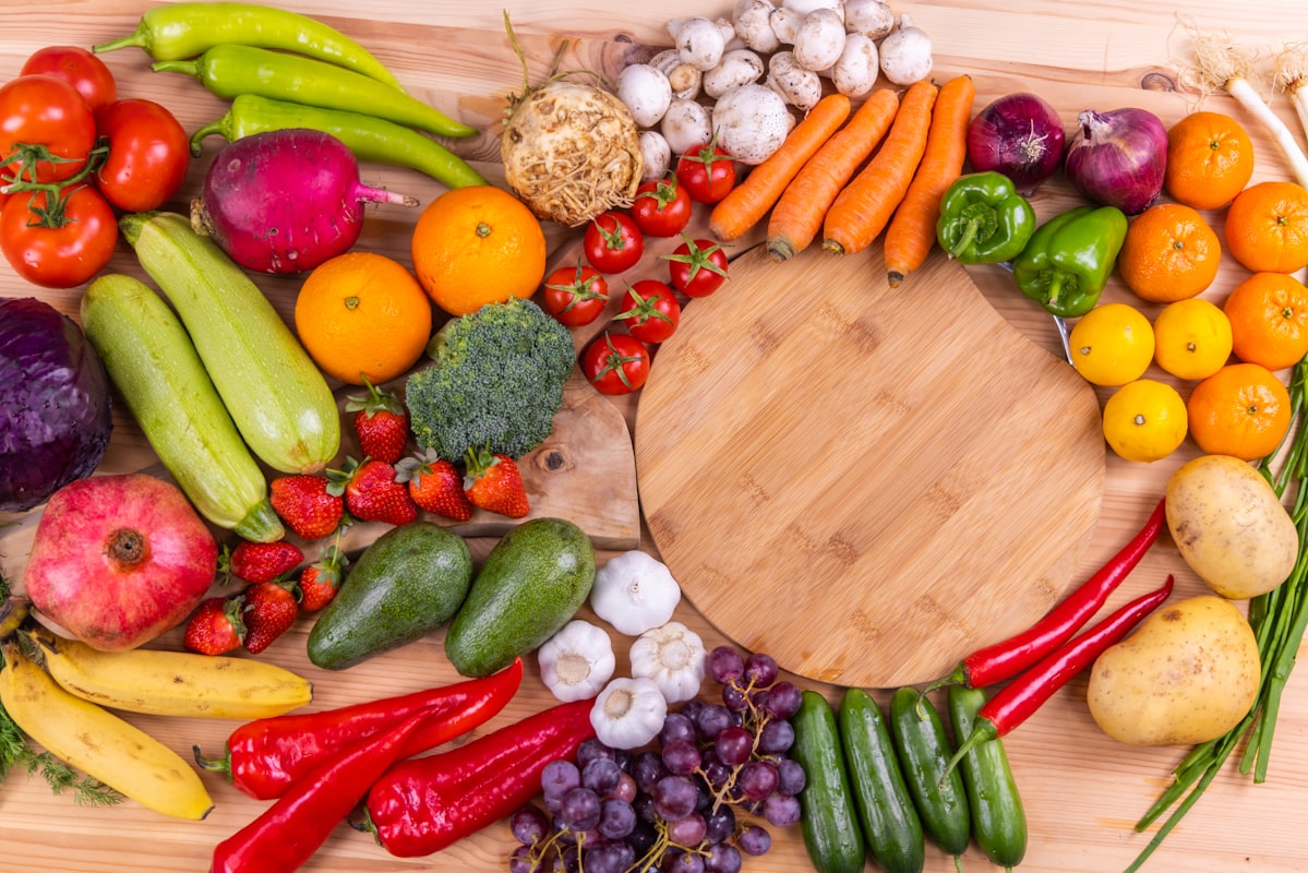 Dieta balanceada con alimentos saludables